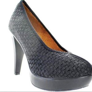 Bernie mev. Legend Heels | Black Platform Pumps